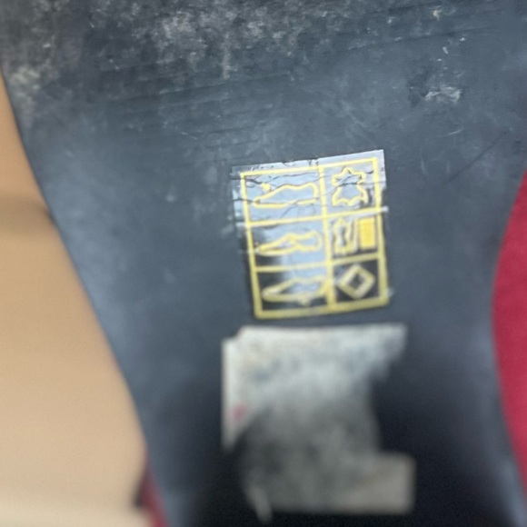 Spring Step Red Suede Button Booties Size 38/8 EUC - Picture 10 of 13